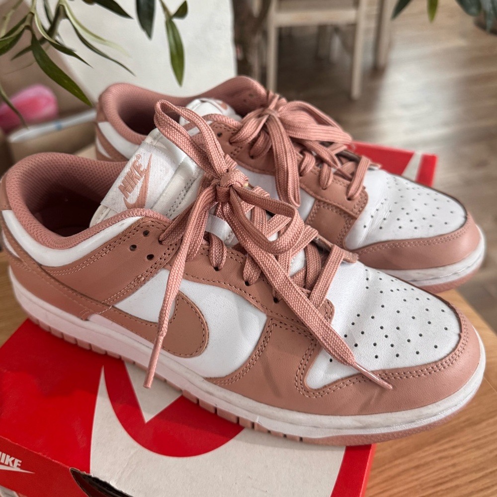 Women Nike dunks